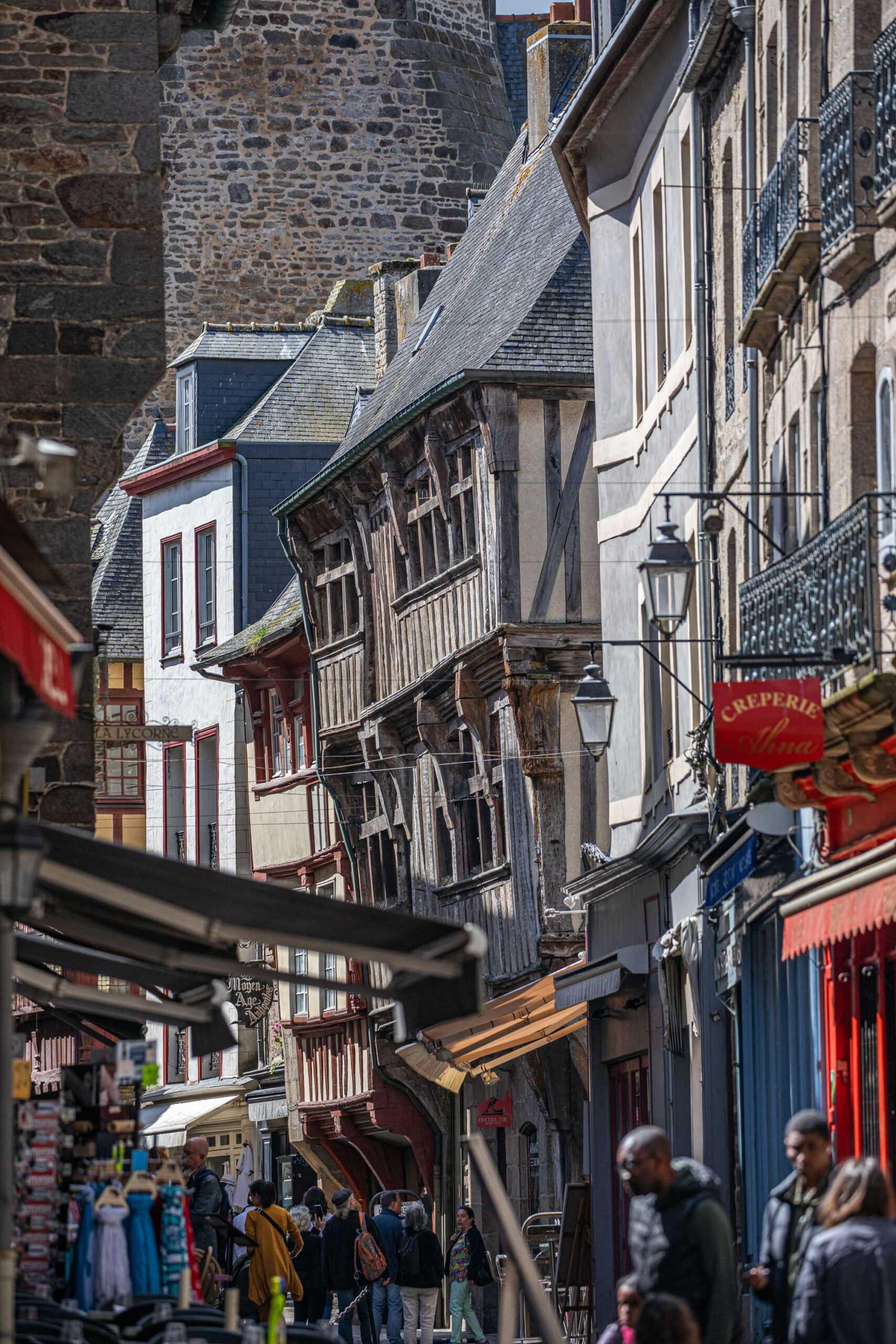 Streetlife in Dinan