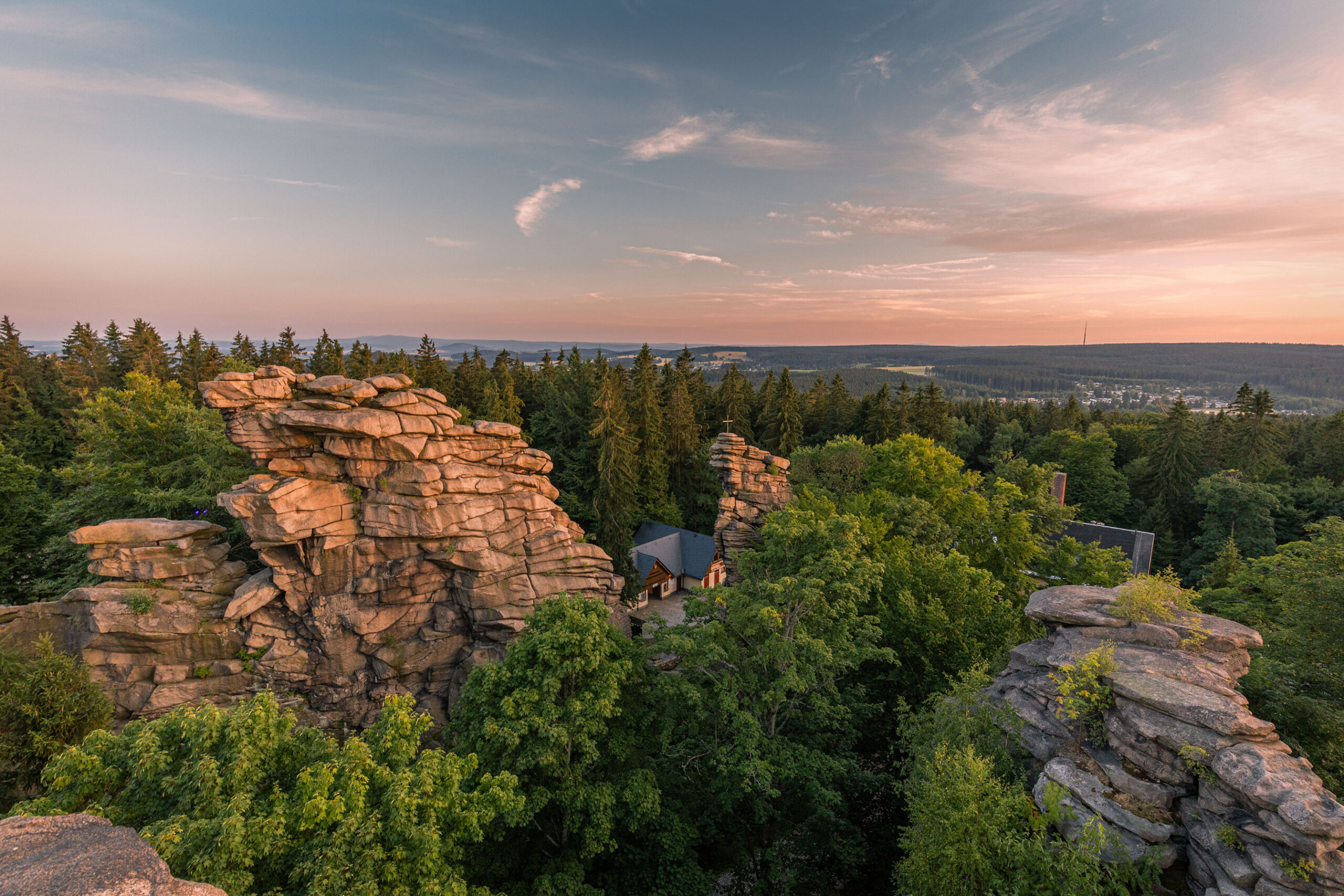 Die Greifensteine bei Geyer im Erzgebirge sind Ausflugsziel vieler Reisender