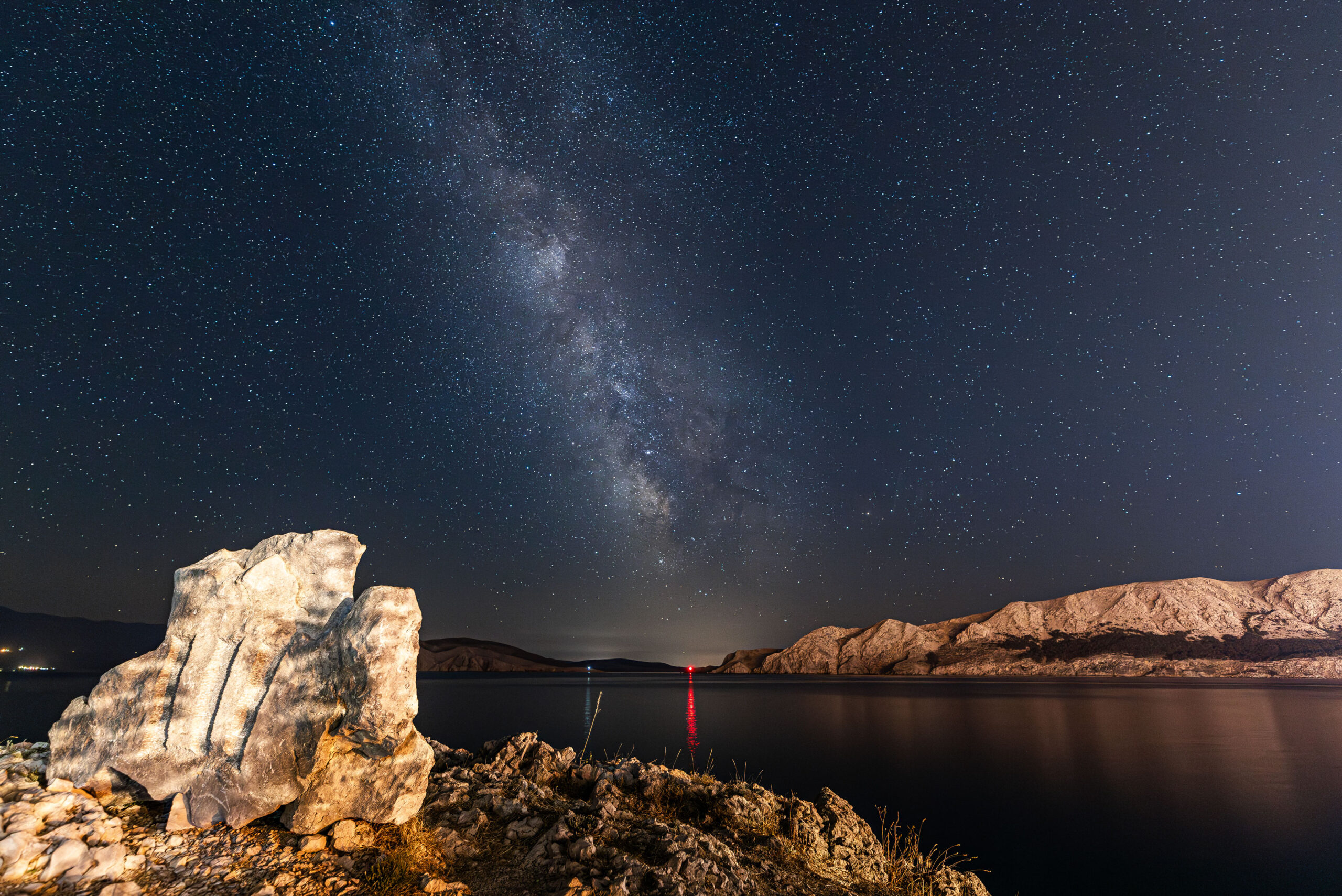 Milchstrasse über Baška in Kroatien