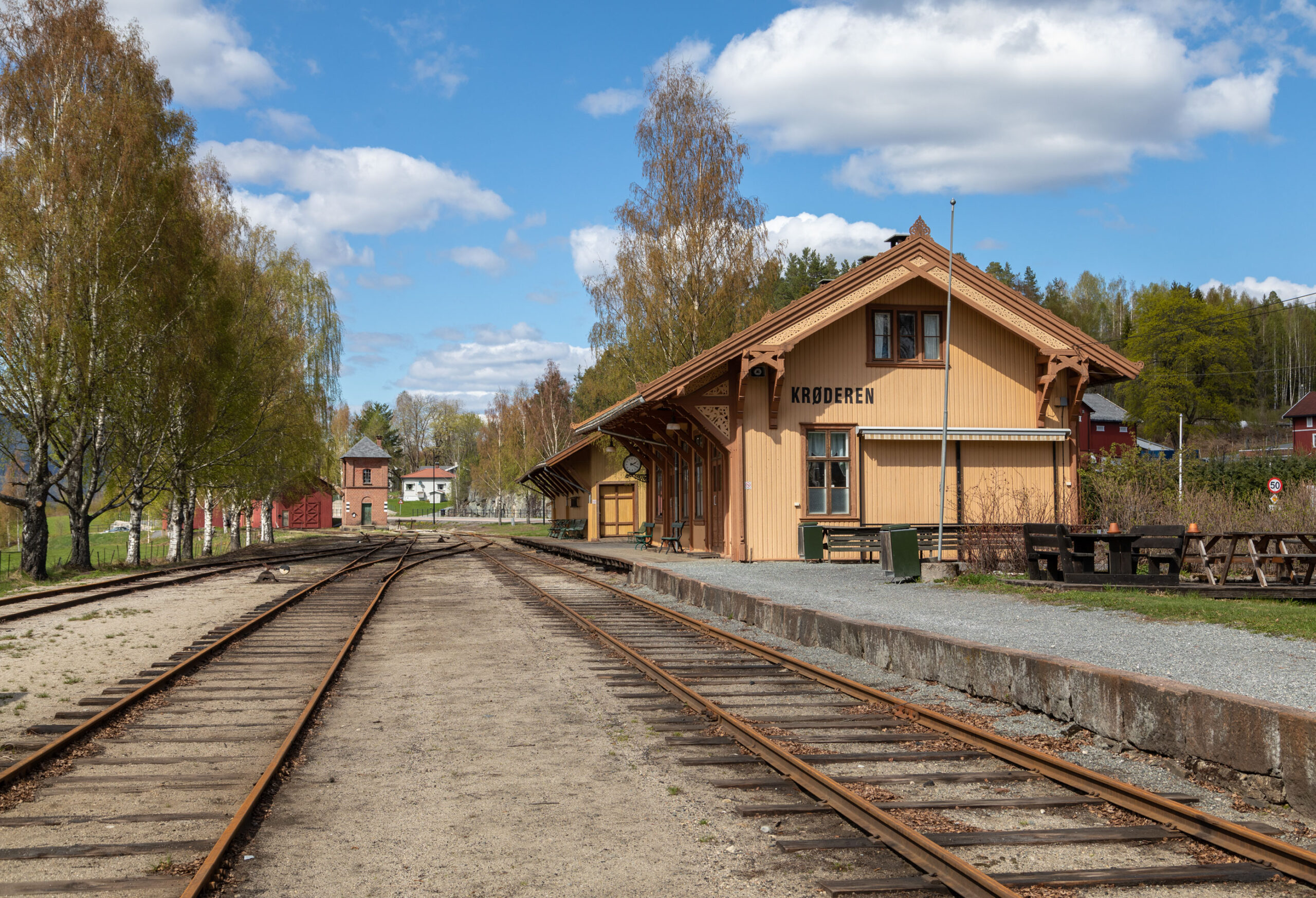 Eisenbahnnostalgiker kommen hier am Bahnhof von Krøderen voll auf ihre Kosten