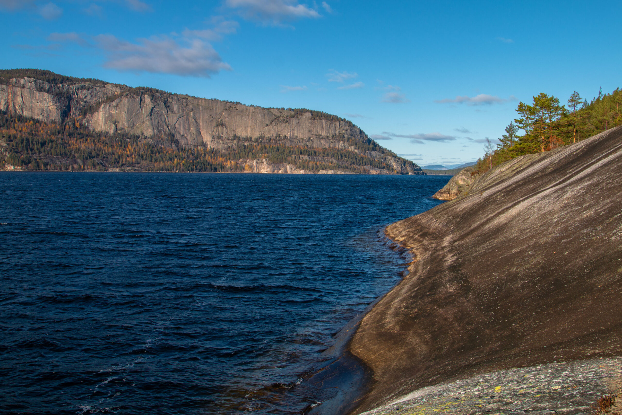 Überall sind große Seen in Norwegen