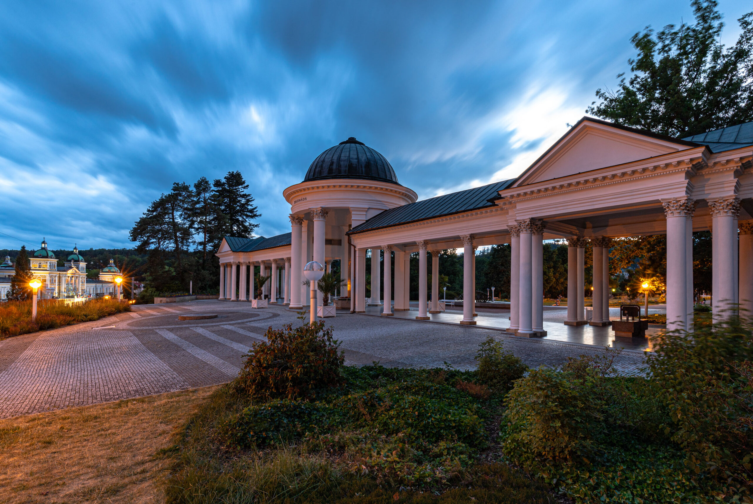 Eingang zu den Kolonnaden der Stadt Marienbad