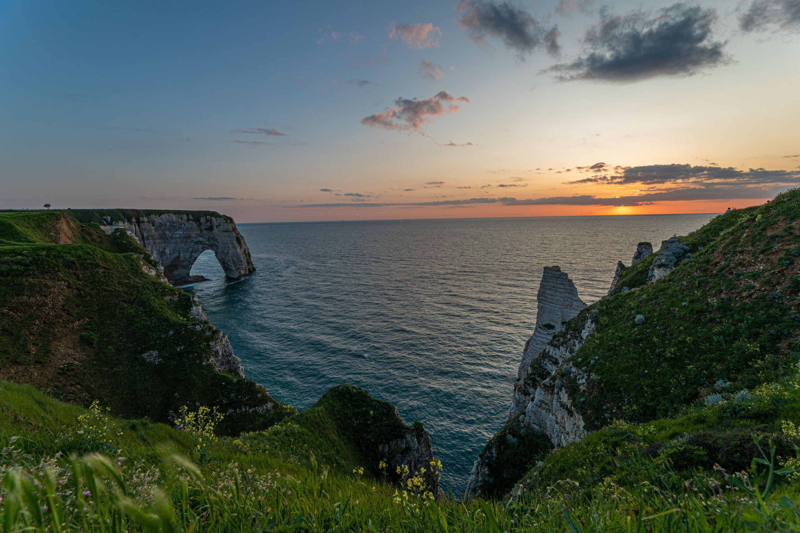 Sonnenuntergang über den Kreidefelsen der Normandie