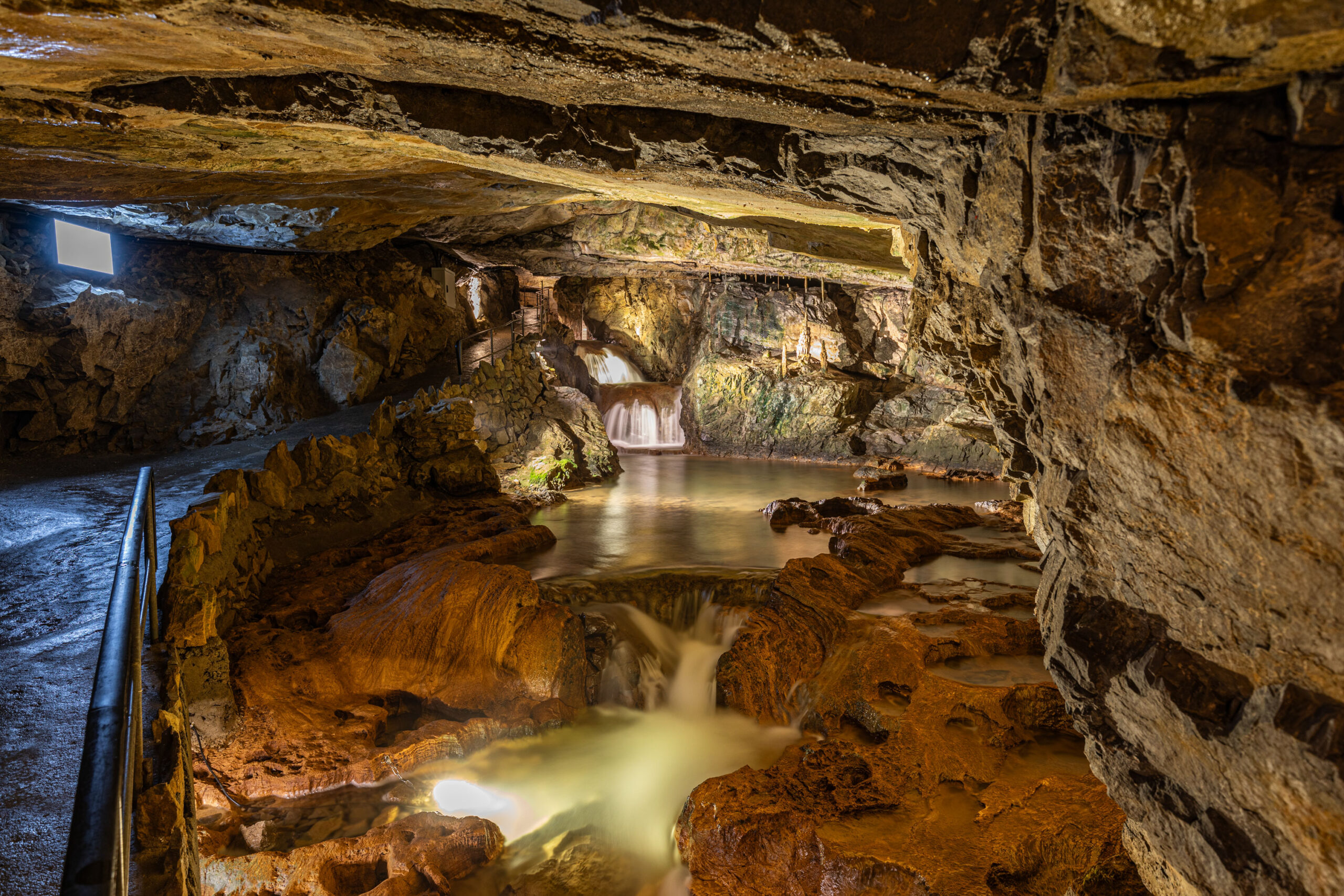 Die St. Beatus Höhle im Berner Oberland gehört zu den 10 größten Höhlen der Schweiz