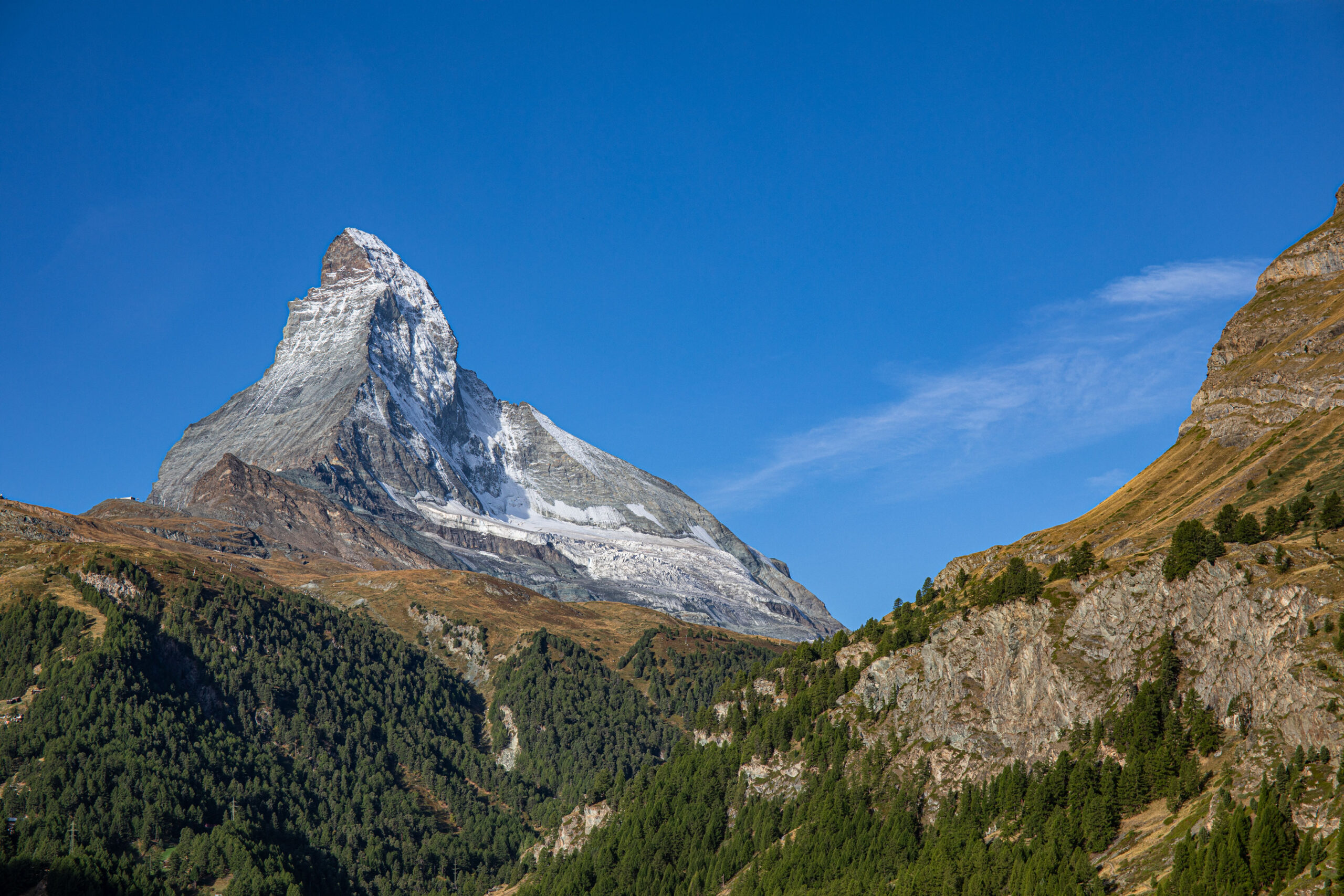 Das Matterhorn unter blauem Himmel