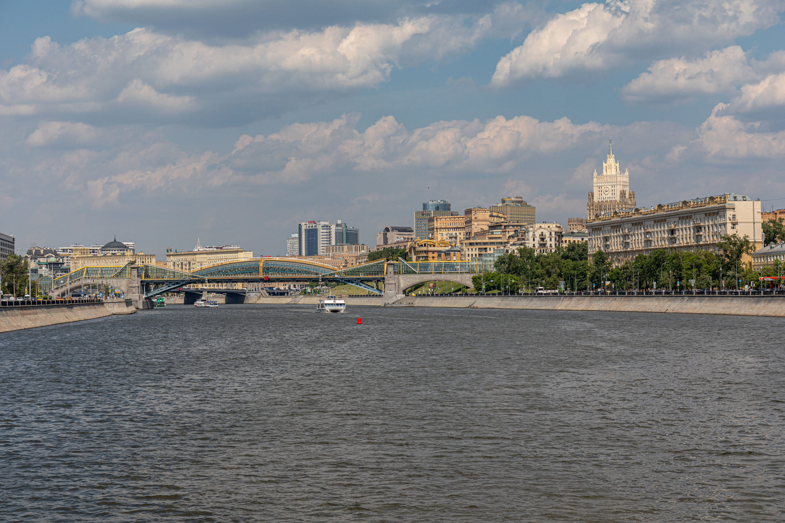 Flußfahrt auf der Moskva