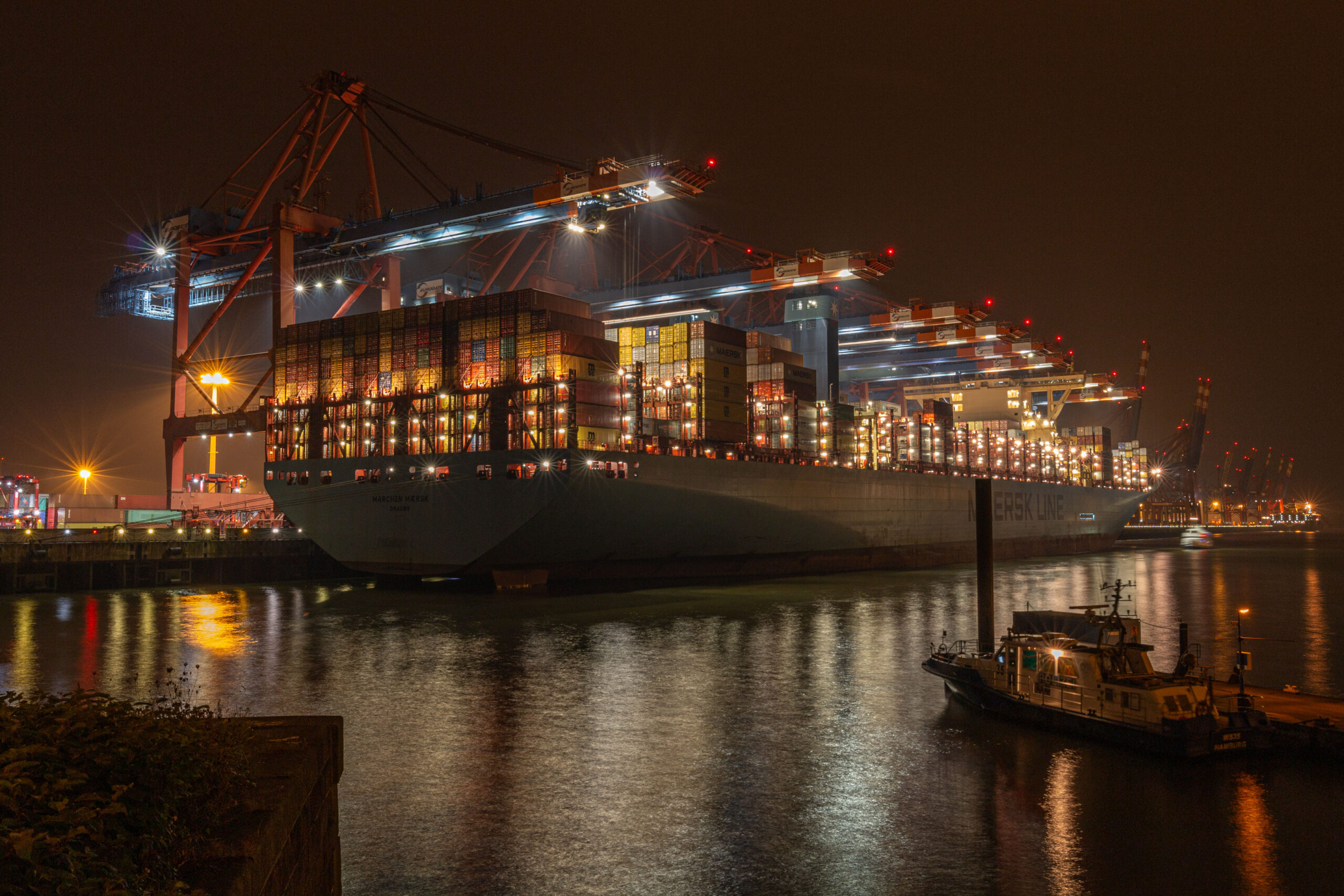 Maersk Containerschiff im Hafen Burchardkai