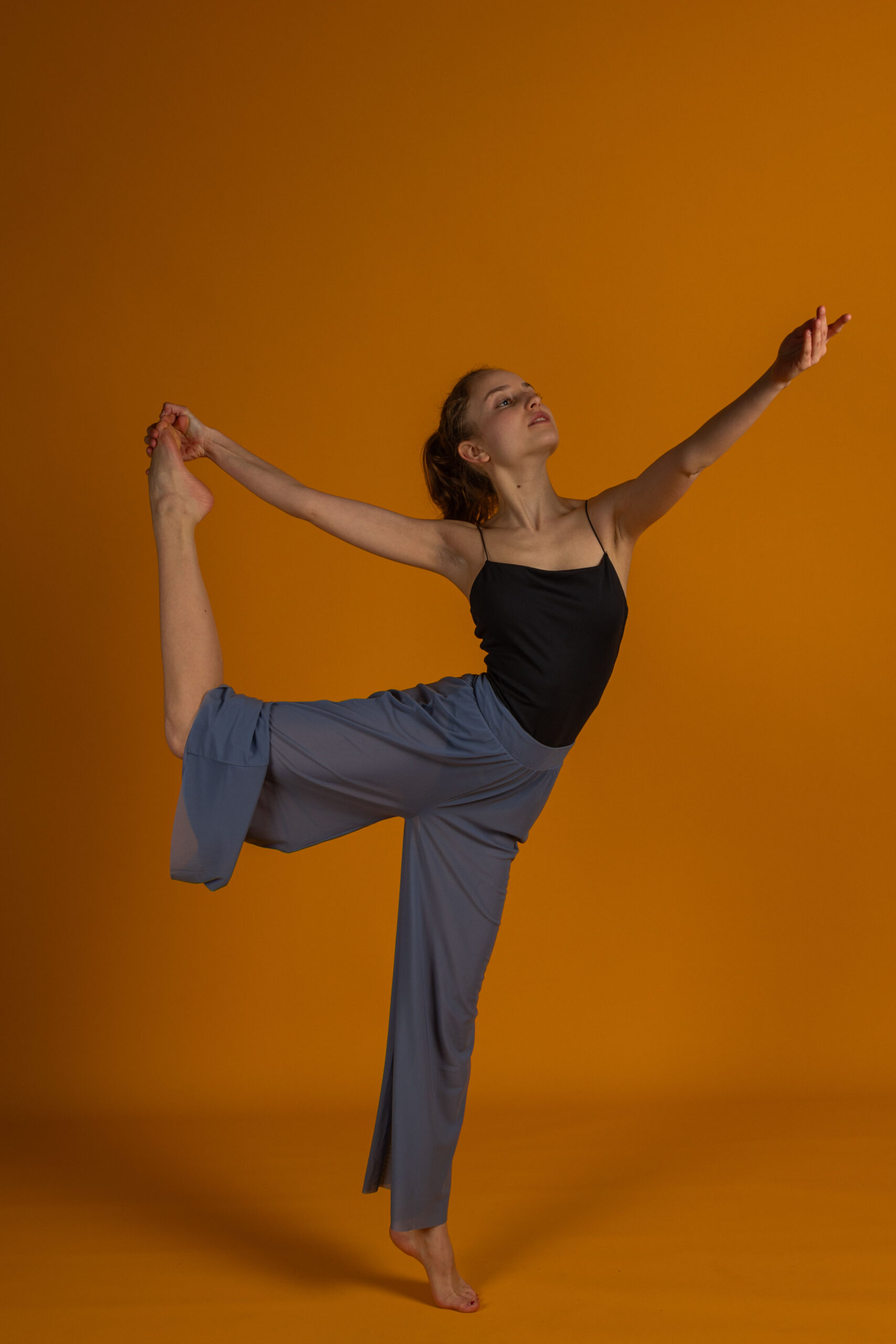 Junge Tänzerin in Pose