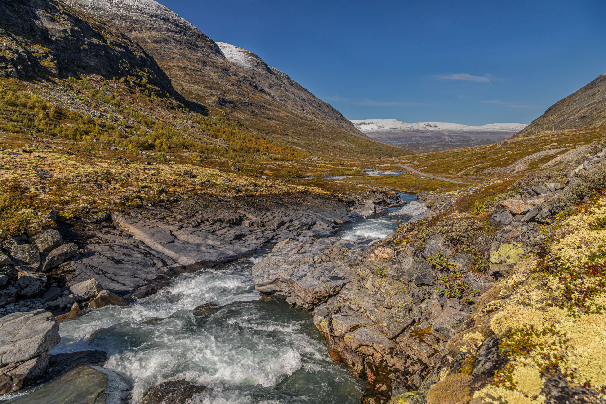 Gebirgsbach im Jotunheimen Nationalpark in Norwegen