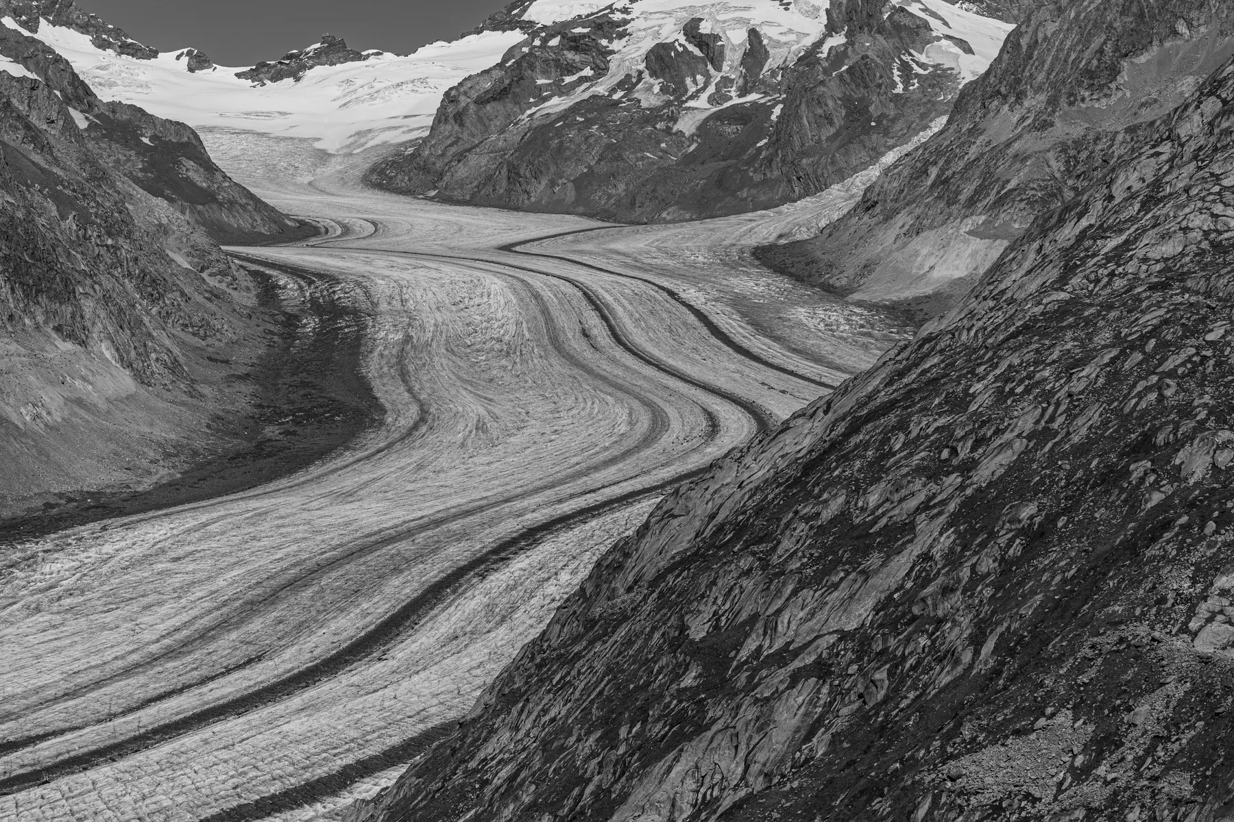 Landschaftsfotografie in schwarz weiß vom Aletschgletscher